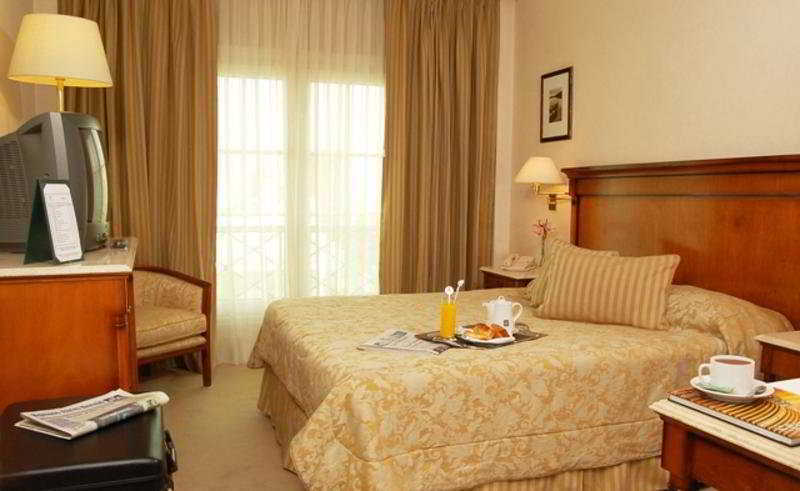 Howard Johnson Hotel 9 De Julio Avenue 布宜诺斯艾利斯 客房 照片